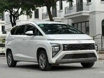 Hyundai Stargazer 2024 белый 7 мест 60 тыс. км