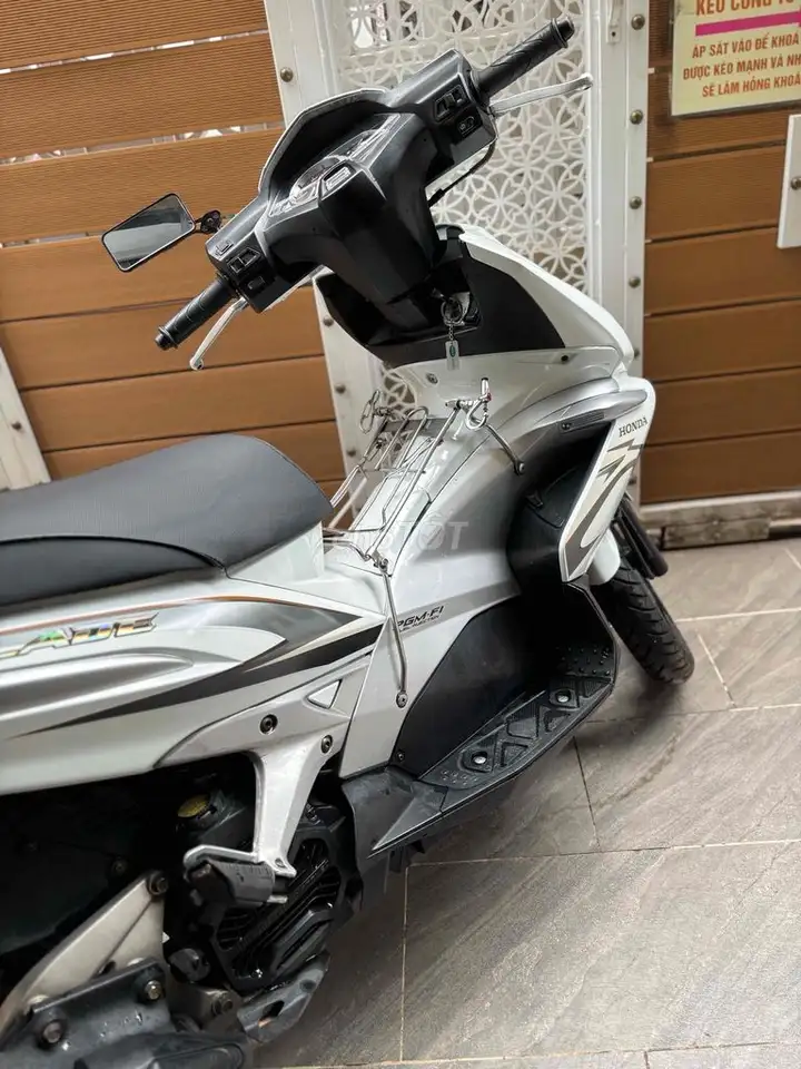 Honda Air Blade FI 2009 белый