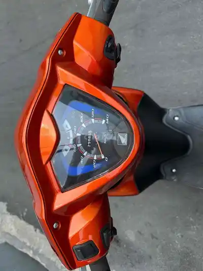🛵🛵🛵 Honda Vision 2014 оранжево-черный от собственника