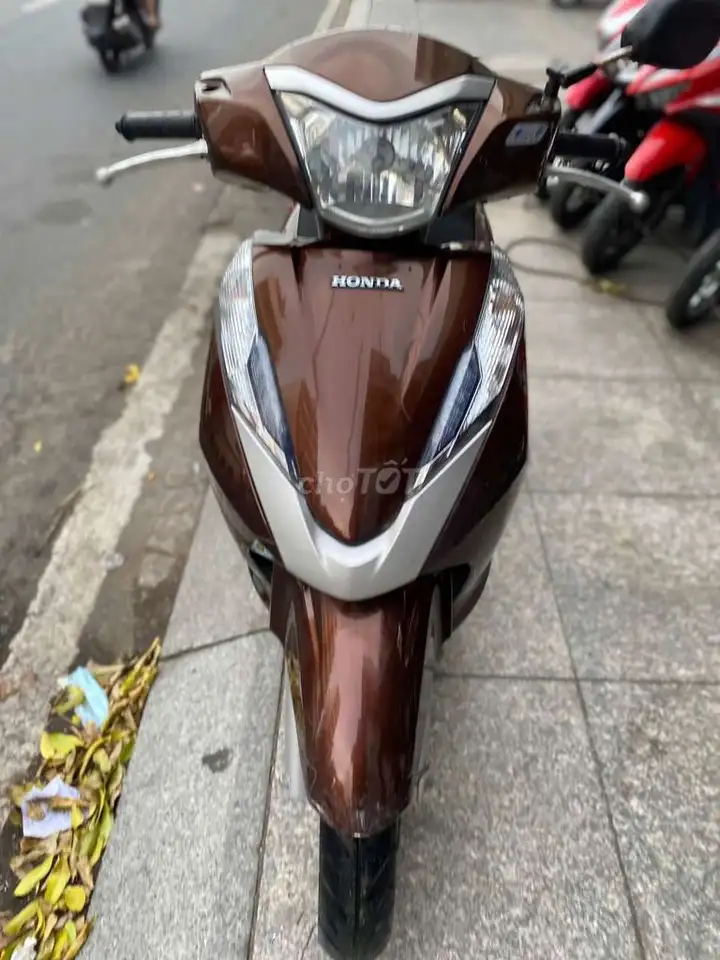 Honda Lead, коричневый, б/у, Вьетнам
