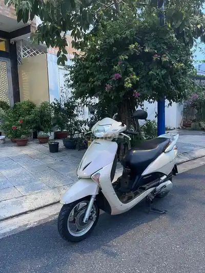 Honda Lead Fi 110 кремово-желтый
