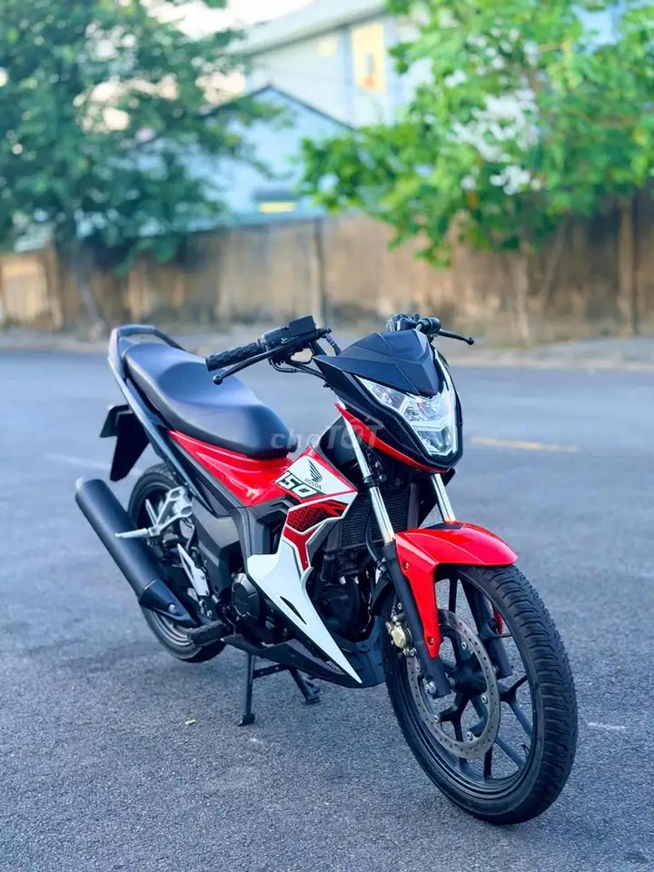 Honda Sonic Красно-черно-белый