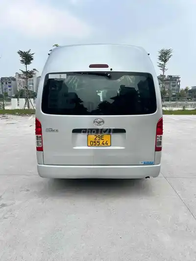 Toyota HIACE 2018 дизель серебристый
