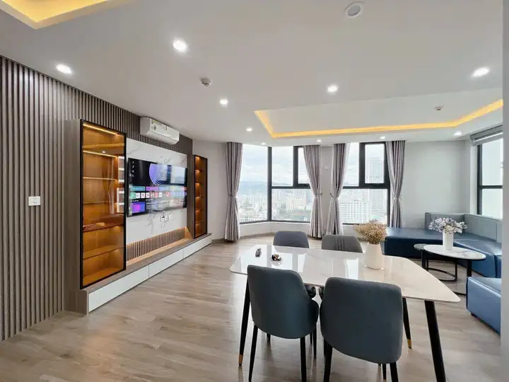 Квартира в центре, комплекс HUD, 90 м²