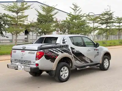 Mitsubishi Triton 2009 дизель механика серебристый