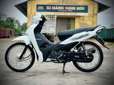Honda Wave Alpha белый 2023, в родной краске, хон. номера