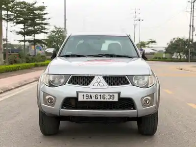 Mitsubishi Triton 2009 дизель механика серебристый