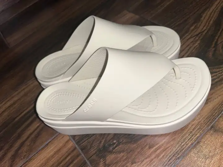 Тапочки Crocs Brooklyn