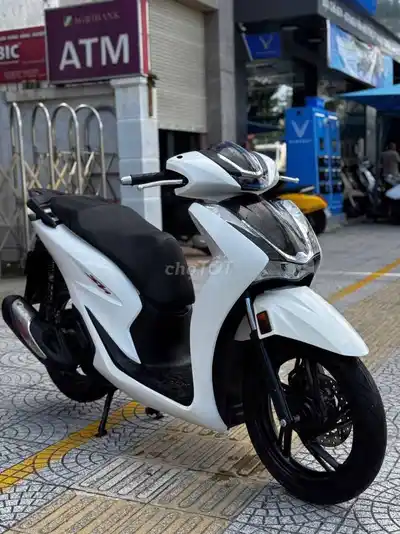 Honda SH 2022 белый супер красивый, тихий мотор, есть рассрочка