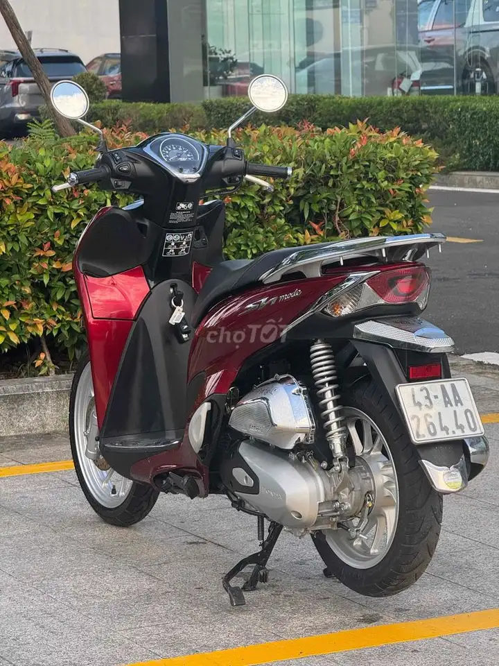 Honda SH Mode ABS 2025 красный, пробег 8.000 км