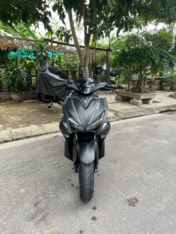 Yamaha NVX 155 V1