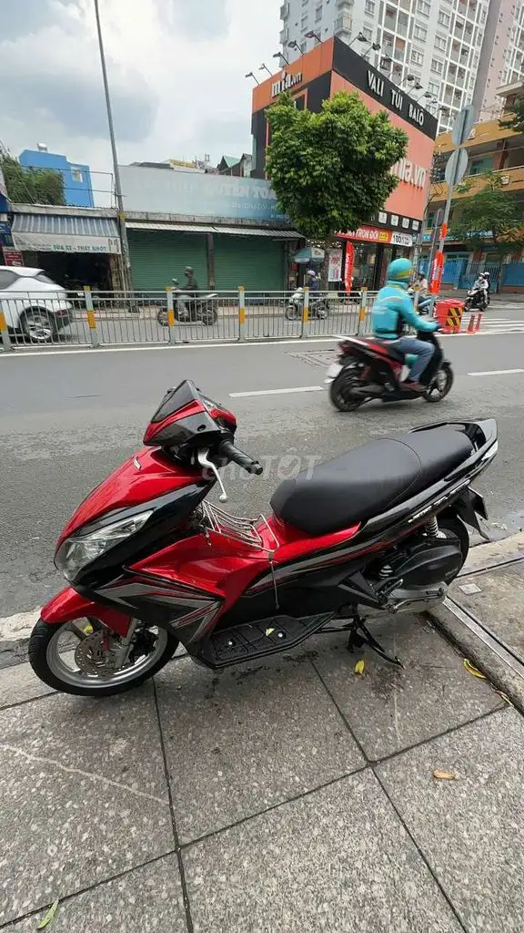 Honda Air Blade 2014 Красно-черный состояние 90%