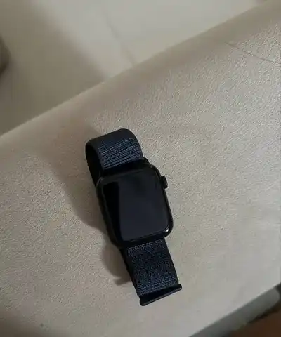 Apple Watch SE 44mm (2024)