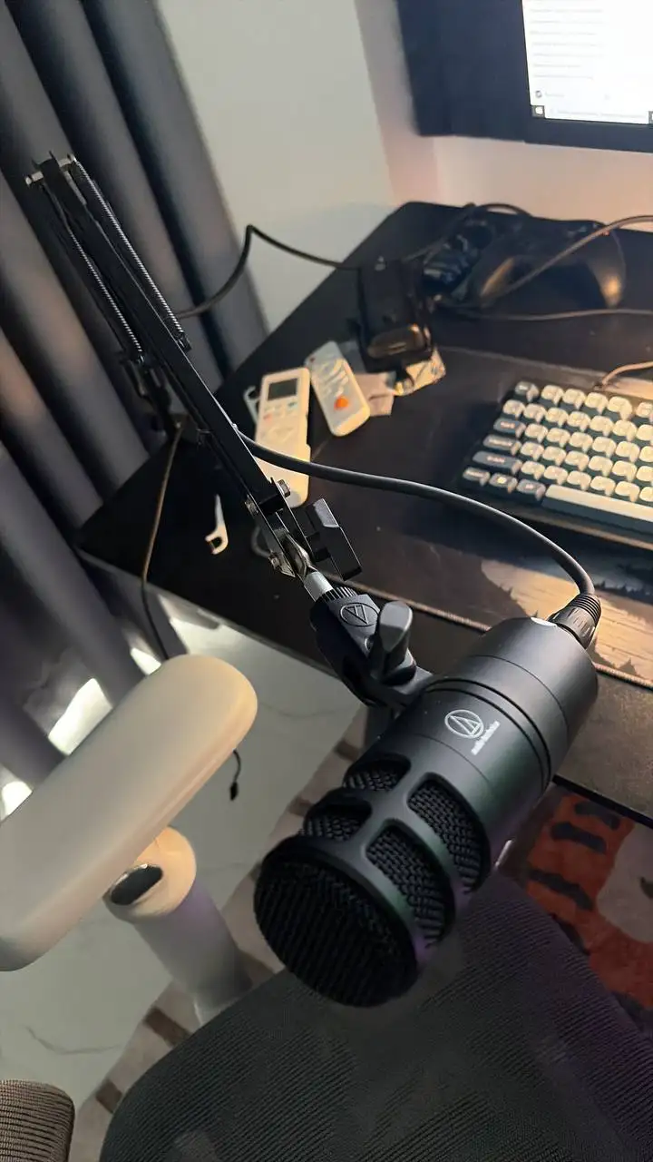 Микрофон Audio-Technica AT2040 XLR