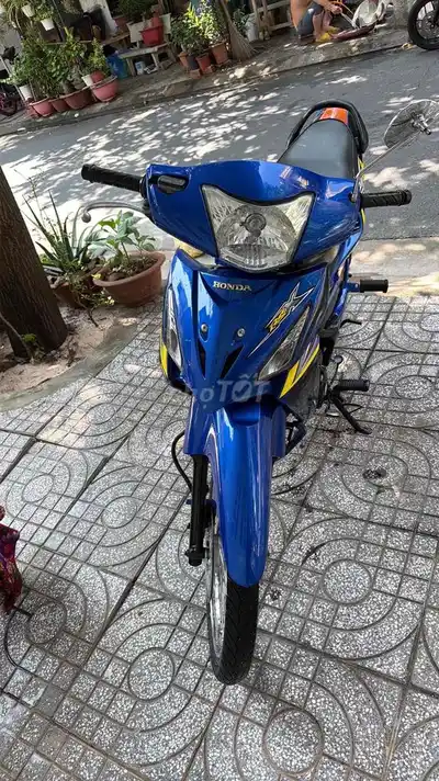 Honda RSX Синий полуавтомат