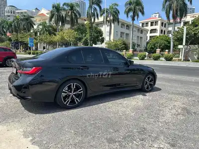 BMW 330i M Sport 2020, черный, 92,228 км
