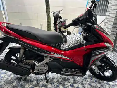Honda Air Blade 2024 Красно-черный