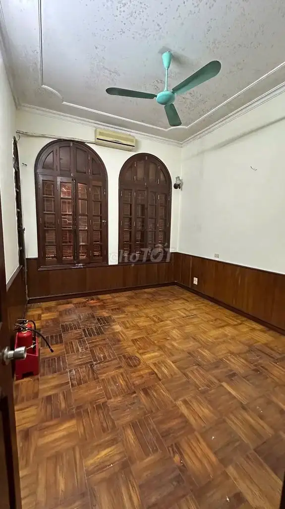 Аренда углового дома на Тай Ха, 50 м², 4 этажа