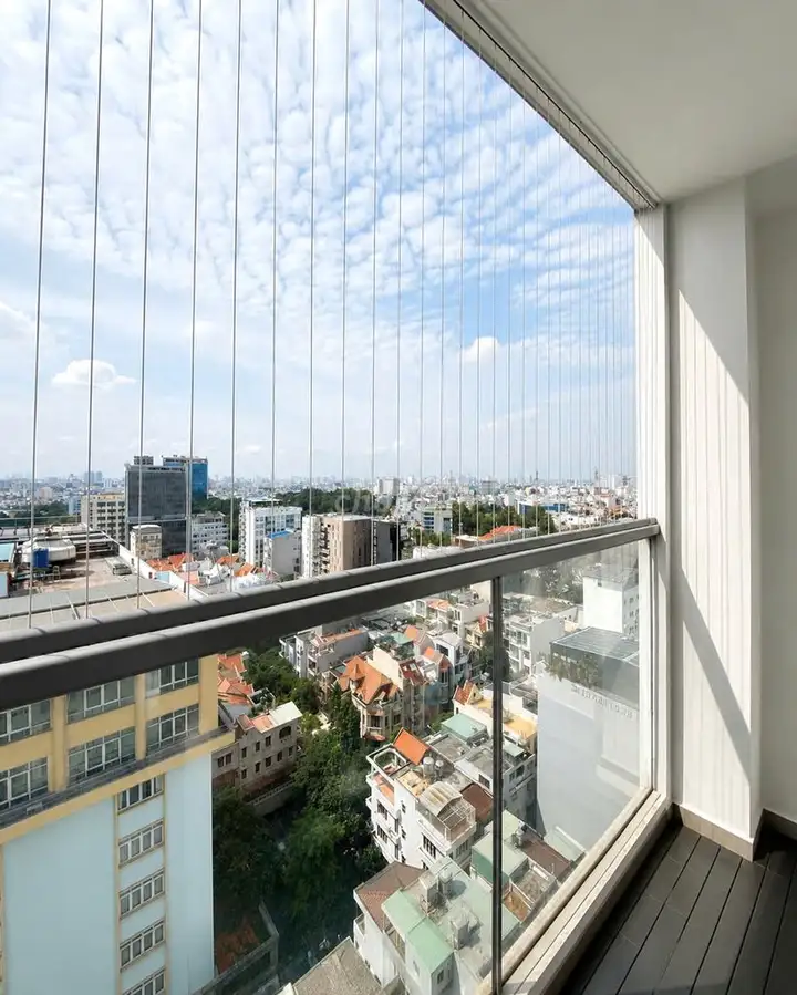 Аренда квартиры в ЖК Sky Center, 129 кв.м, 3 спальни, 3 санузла с мебелью