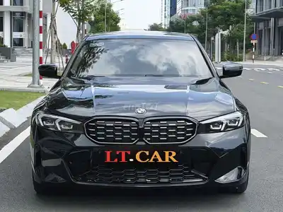 BMW 320i LCI 2023 Черный 13.000 км