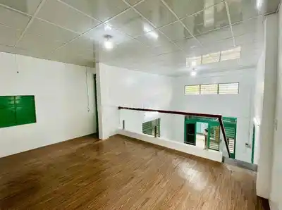 Просторный дом на улице Тхай Тхи Бои рядом с дорогой