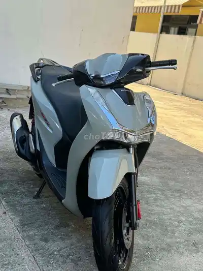 Honda SH 125 2020 серый, отличное состояние