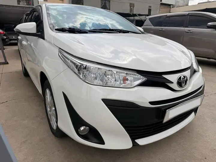 Toyota Vios 2020 MT, белый, механика