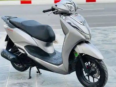 Honda Lead 125 2024 серебристый, 1 владелец с момента покупки