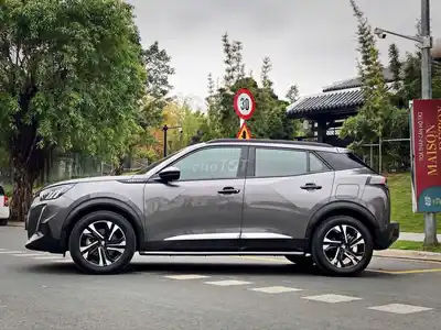 Peugeot 2008 2021 GT Line 50 тыс. км Серая