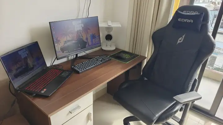 Ноутбук MSI BRAVO 15, монитор Acer Nitro, кресло игровое Edra