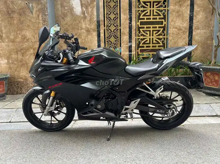 Honda CBR150 ABS FI 2022, пробег 6000 км, номер 29, как новая