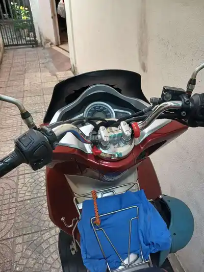 Honda PCX 2017 красный