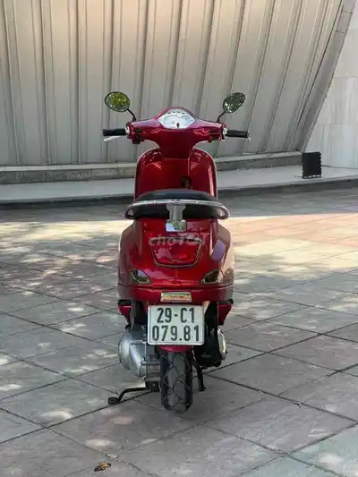 Piaggio Vespa ie Красная