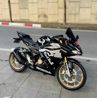 Honda CBR 150R ABS 2025 черный Япония почти новый