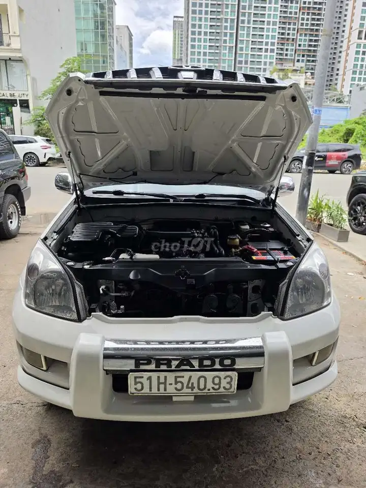 Toyota Land Cruiser Prado белый, МКПП, 5 мест