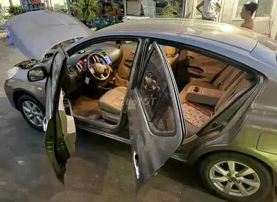 Nissan Sunny 2013 1.5AT VX 50000 км Коричневый