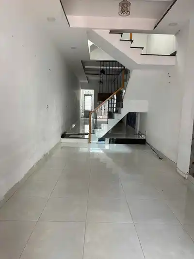Трехэтажный дом с парковкой для авто на улице Lê Trọng Tấn, Thanh Khê