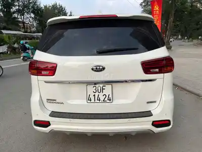 Kia Sedona 2018 2.2 DATH белый дизель автомат 88000 км