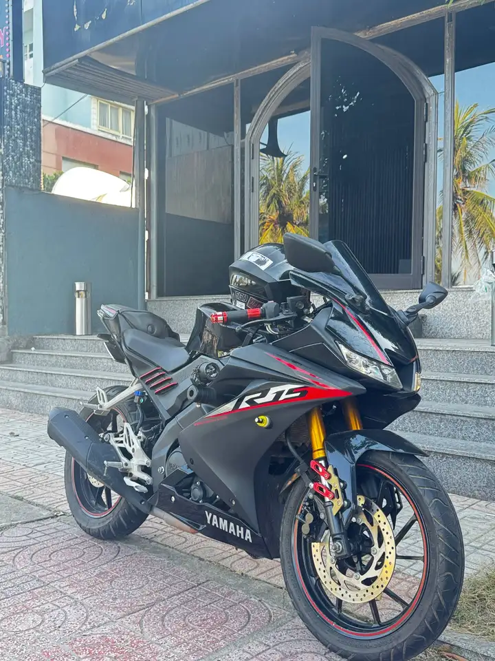 Yamaha R15 V3