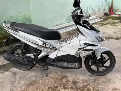 Honda Air Blade 2010 белого цвета