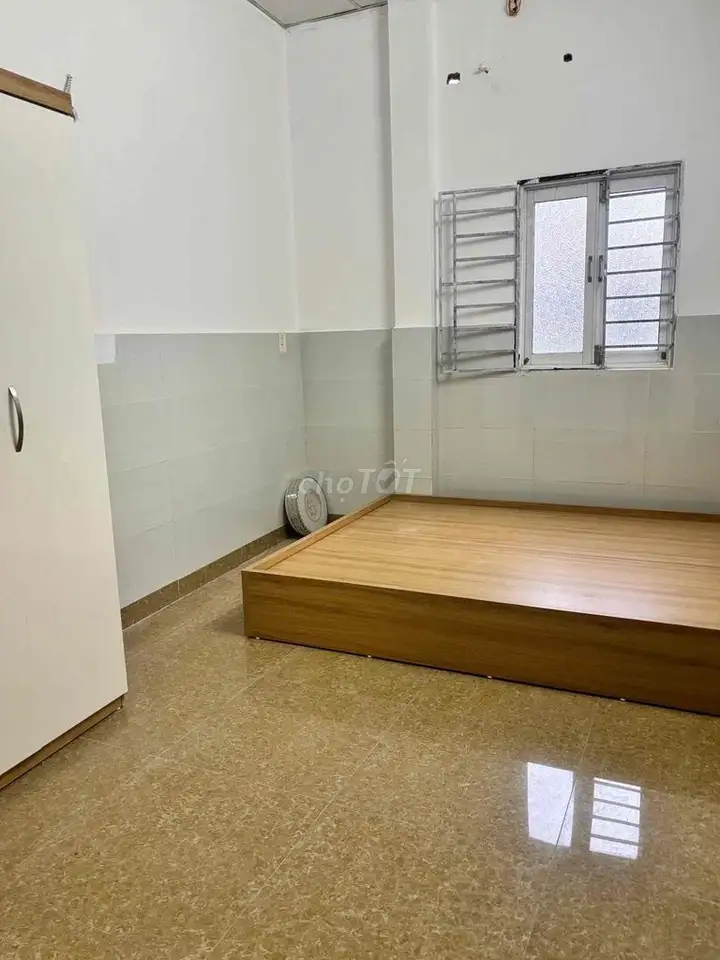 [MỚI] Cho thuê căn 2PN 1WC full nội thất tại lầu 1 chợ Hoàng Hoa Thám