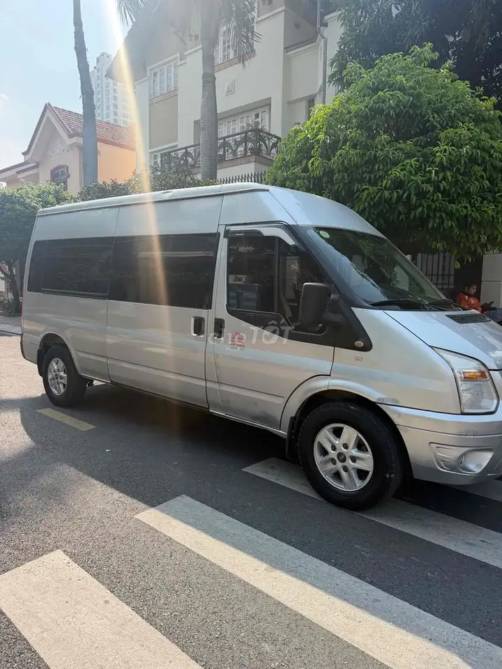 Ford Transit 2017, 6 мест, серебристый, 127 000 км