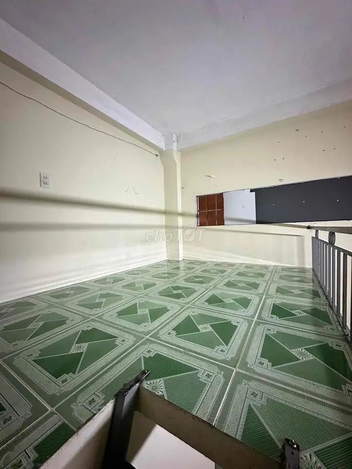 Сдается комната на первом этаже