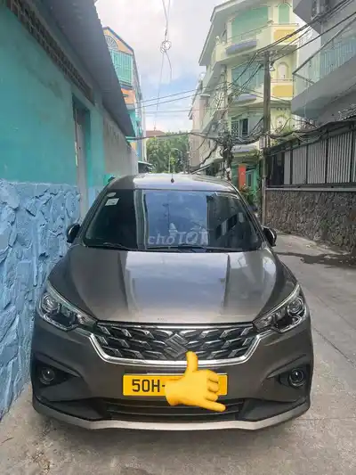 Suzuki Ertiga 7 мест, коричневая