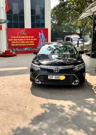 Toyota Camry 2019 2.0E 50 тыс. км Черная