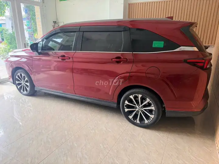 Toyota Veloz Cross Full Option 2022 Красный