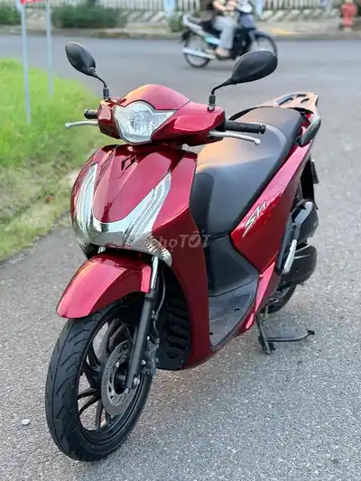 Honda SH 125 2015 красный супер красивый есть рассрочка