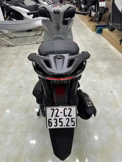 Honda SH 160 ABS 2023 Серый цемент 9000 км
