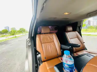 Тойота Иннова Премиум V 2019 Автоматическая коричневая 7-местная