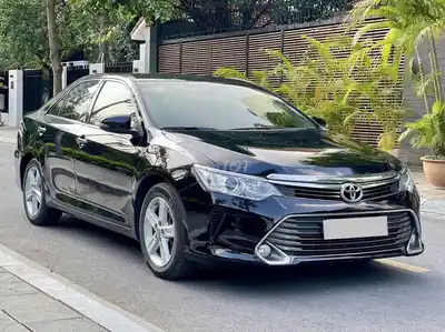Toyota Camry 2.5Q 2016 черная 100000 км